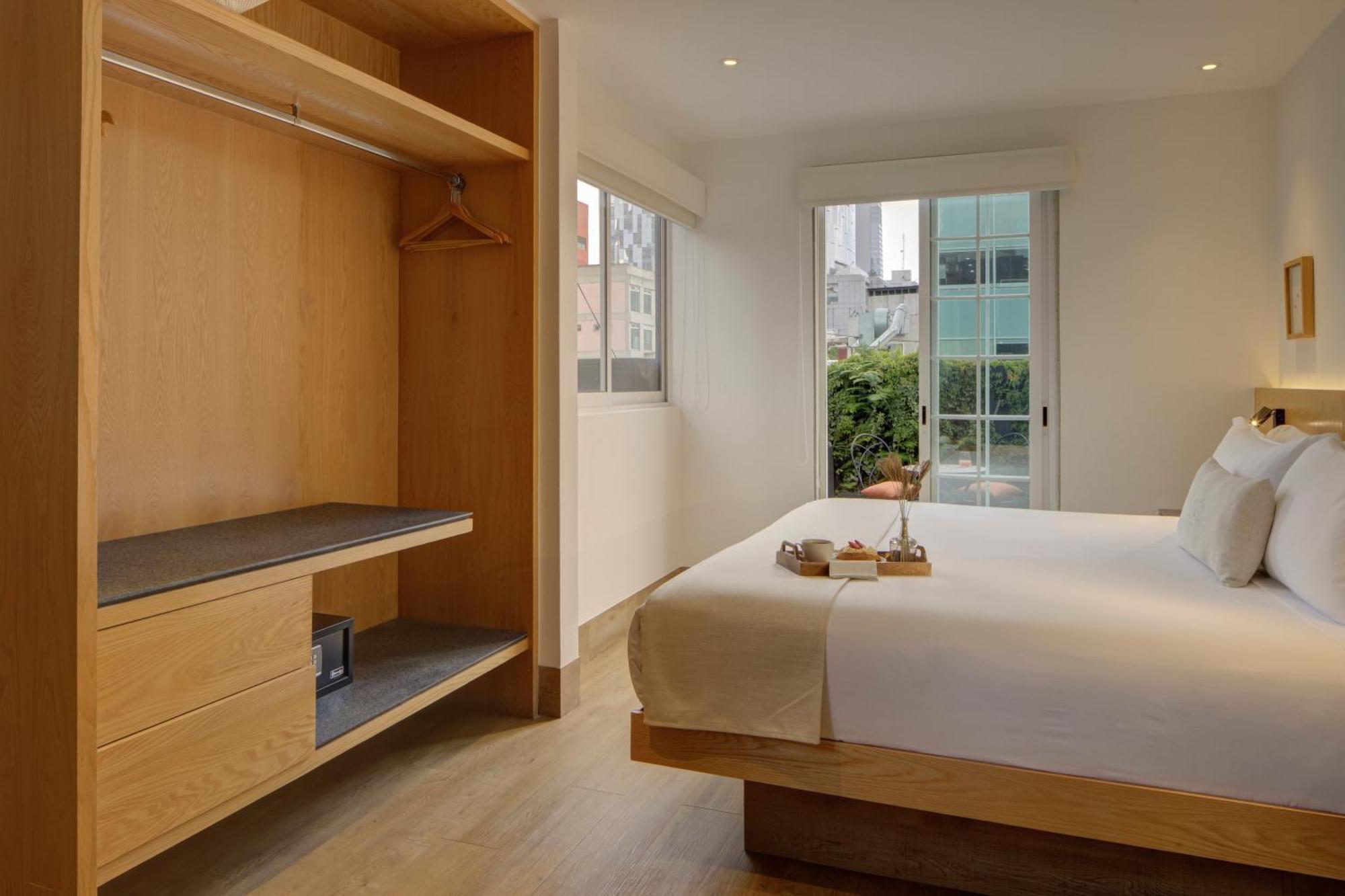 Reforma Aparthotel 4*